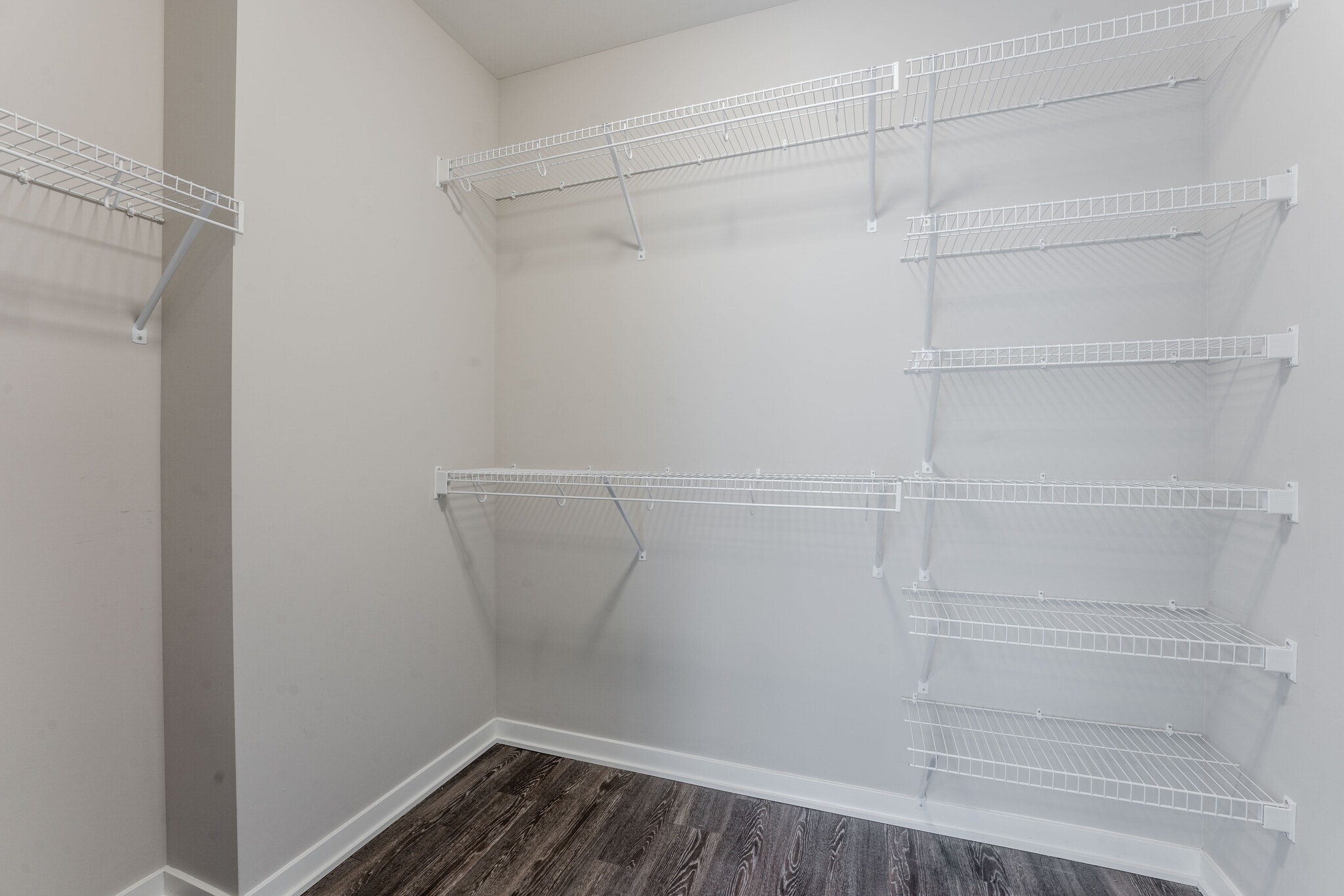 Building Photo - 301 W North Ave