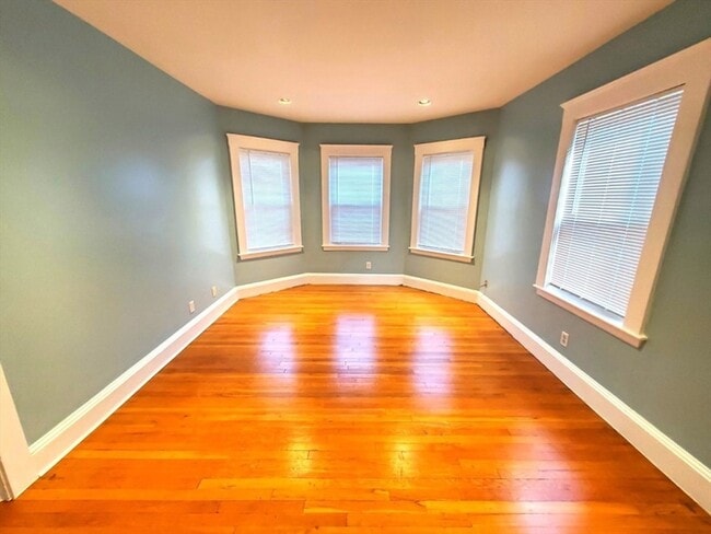 Building Photo - 32 Glenrose Rd