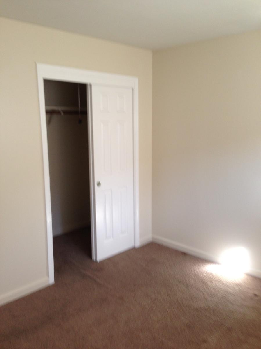 Building Photo - 5613 Hoffman Ct