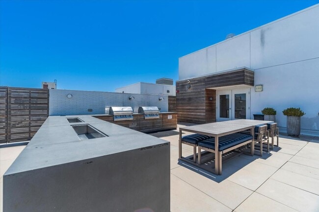 Building Photo - 1450 Franklin St