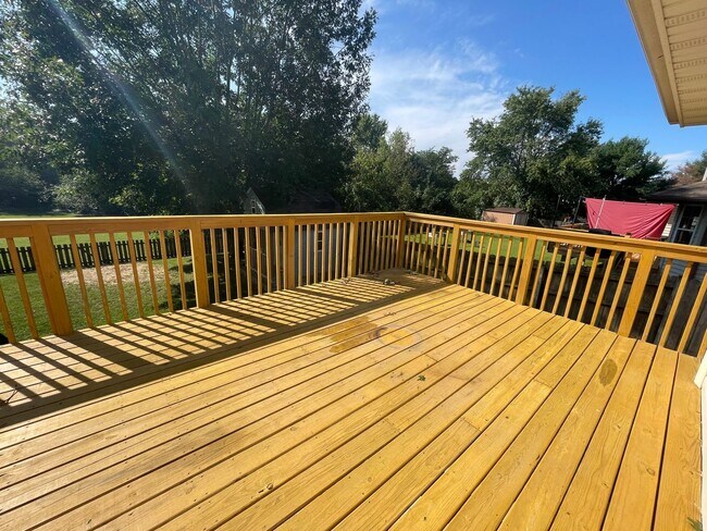 Building Photo - Now Available! Gorgeous Walkout Basement Home with a Pool, Ozark