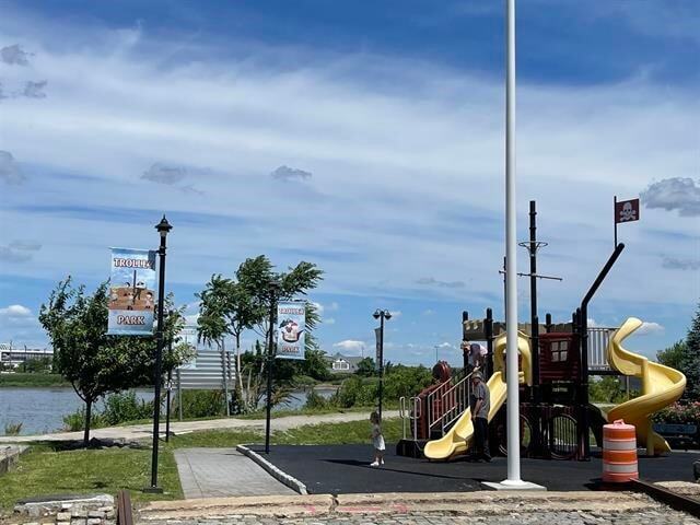 Building Photo - 1259 Paterson Plank Rd