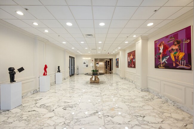 Building Photo - 5600 Collins Ave