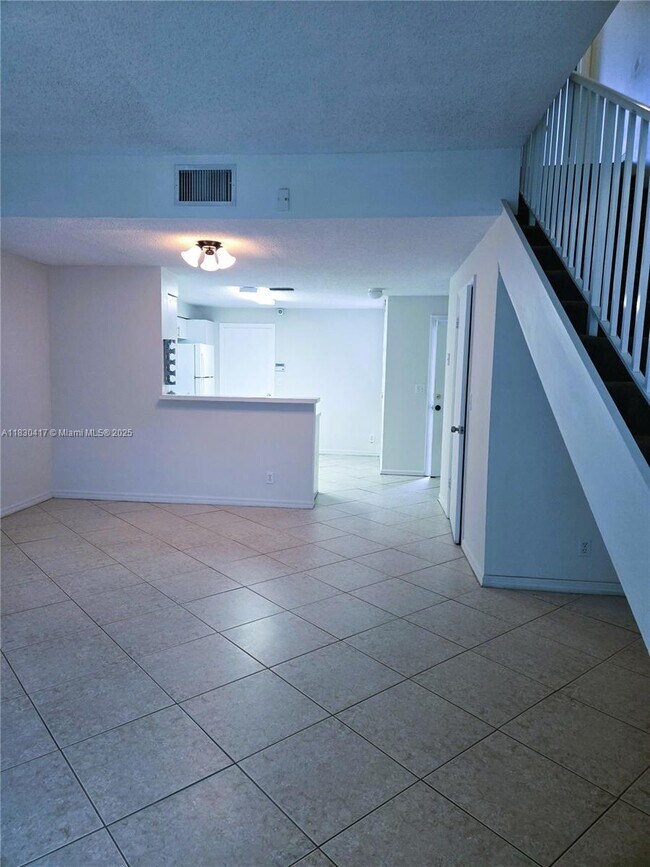 Building Photo - 1210 Sorrento Dr
