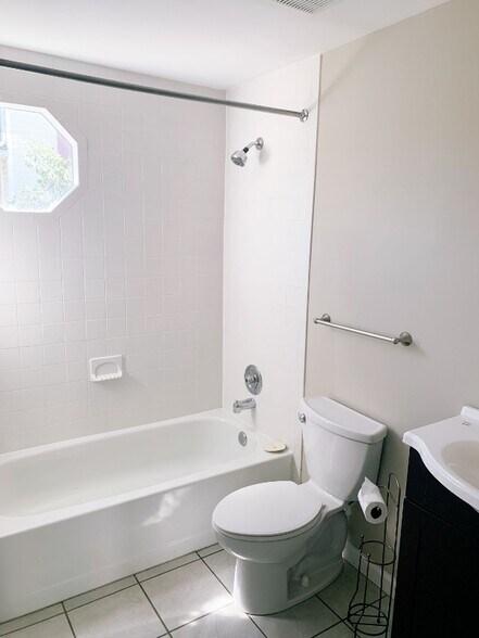 Building Photo - 92 N Bedford St