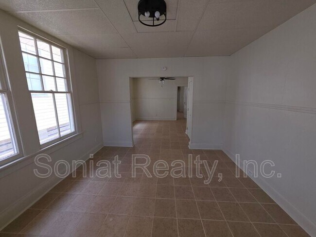 Building Photo - 3108 Cleveland Ave
