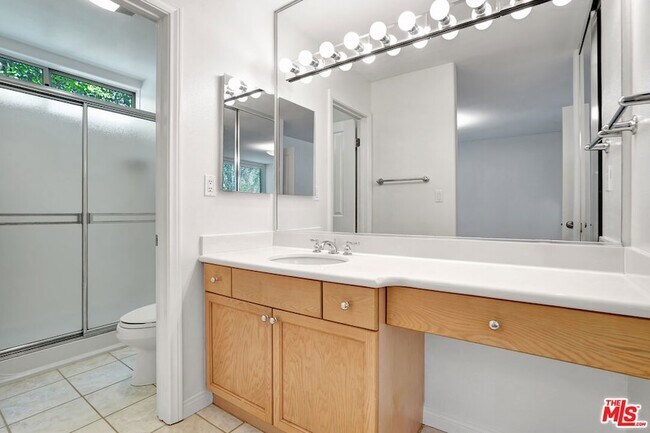 Building Photo - 14101 Dickens St