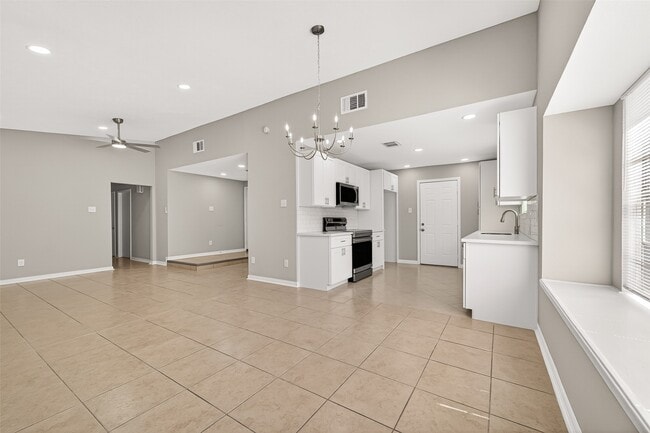 Building Photo - 7646 Winkle Wood Ln