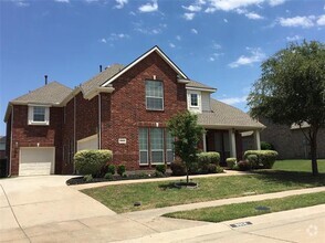 Building Photo - 8904 Brook Hollow Dr