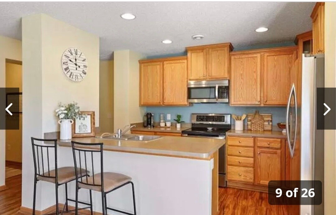 Building Photo - 3239 Oak View Dr