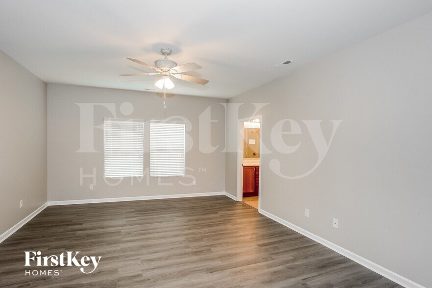 Building Photo - 3516 Larkhaven Ave SW