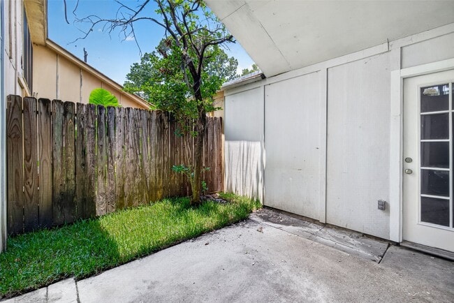 Building Photo - 12227 W Village Dr