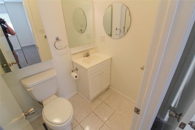 Building Photo - 11705 Cherokee St