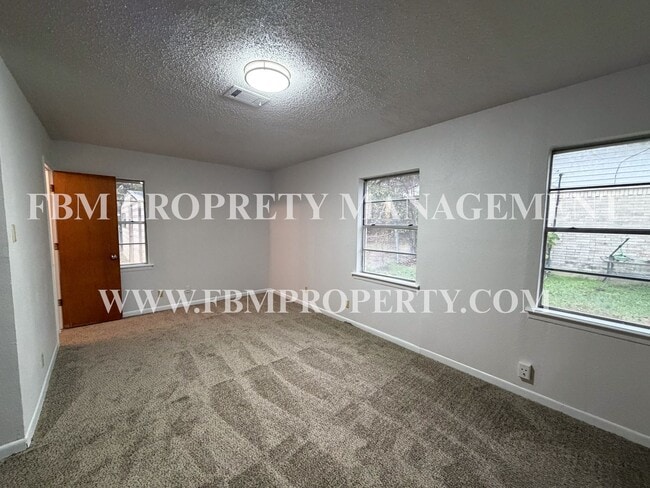 Building Photo - 1608 Nichols St