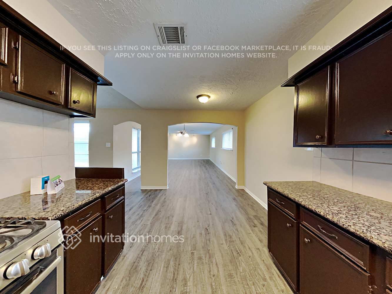 Building Photo - 1824 Meadow Creek Dr