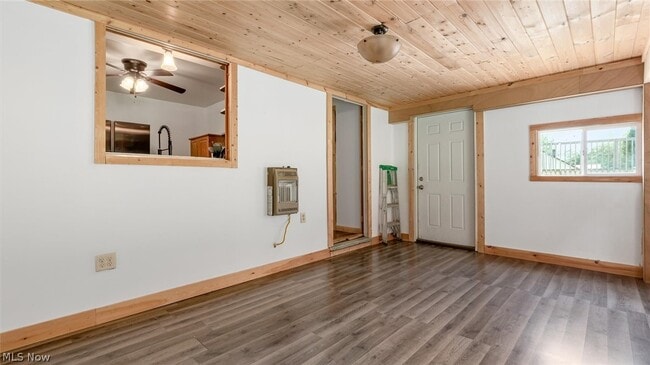Building Photo - 7785 Black Run Rd