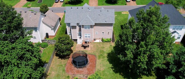Building Photo - 2259 Dewey Dr