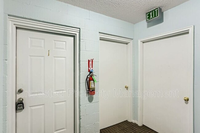 Building Photo - 1242 N Gaylord St