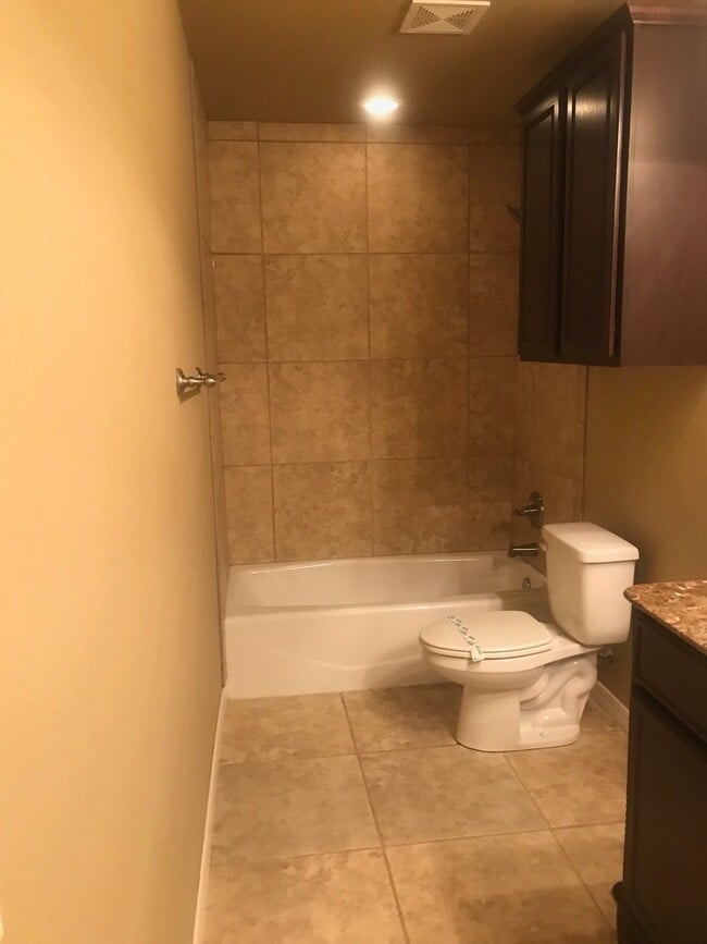 Building Photo - 7408 Topeka Dr