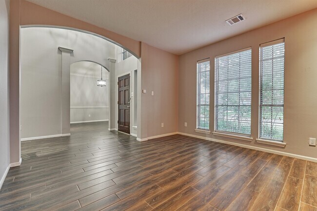 Building Photo - 1618 Calmar Dr