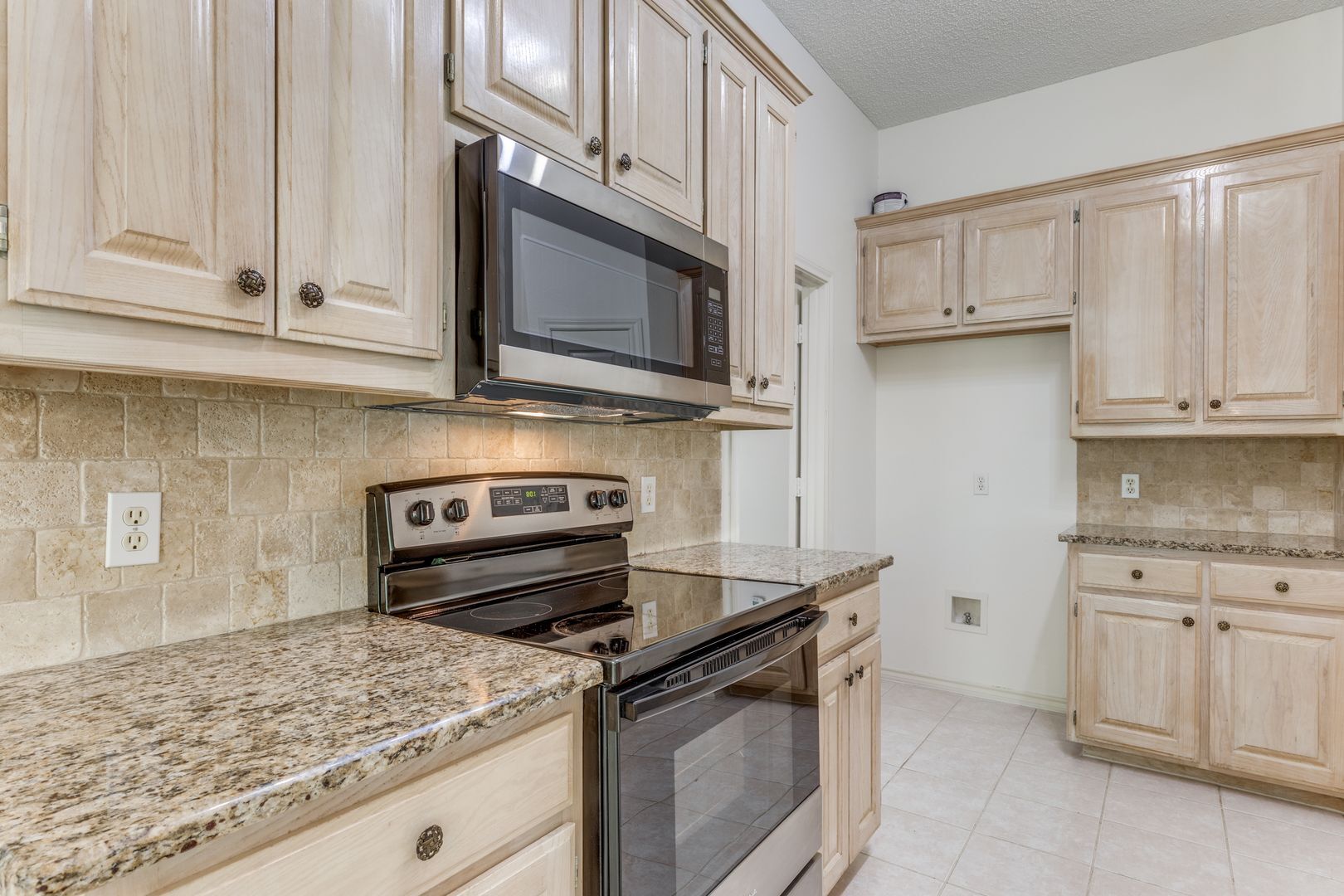 Building Photo - 1523 Wayside Dr