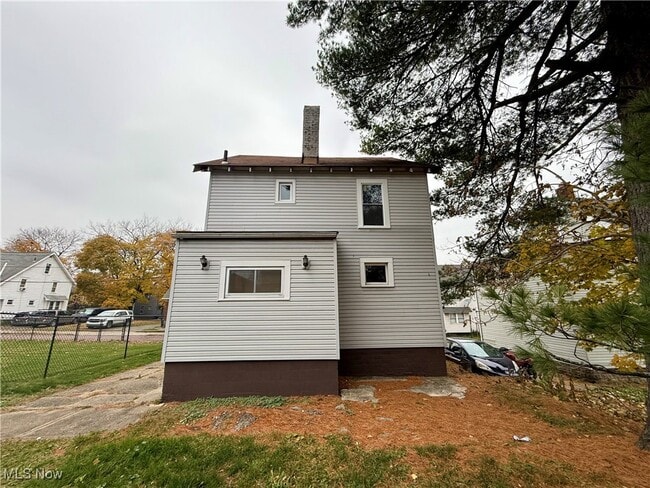 Building Photo - 846 Lee Dr