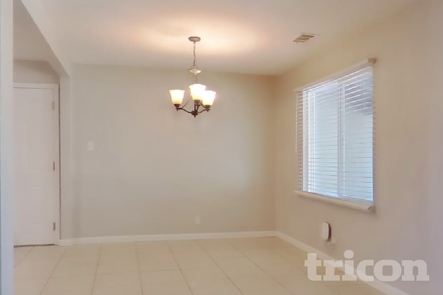 Building Photo - 5041 Whittier Dr