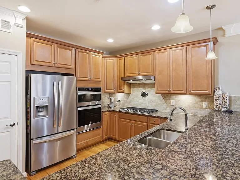 Building Photo - 7 Nauset Way
