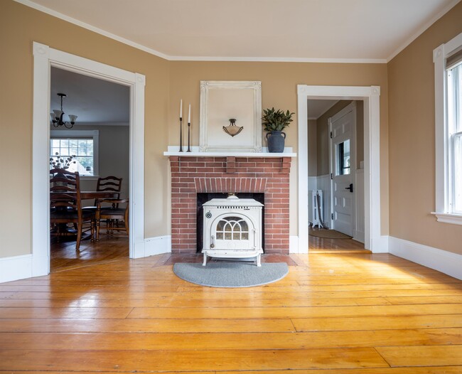 Building Photo - 37 Main Rd N