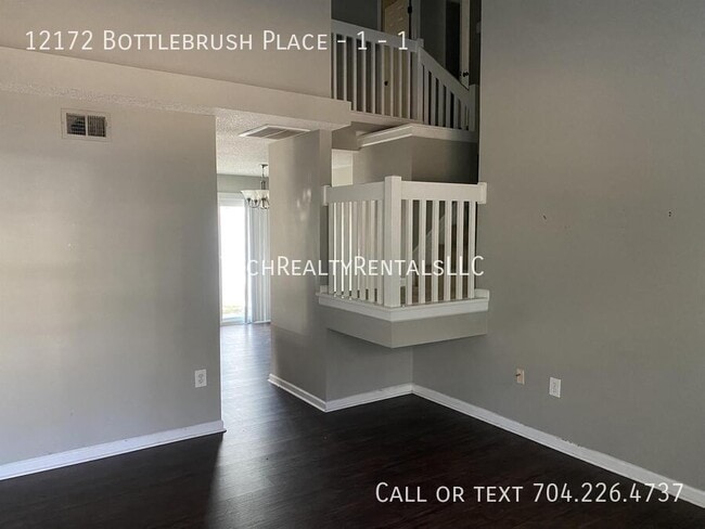Building Photo - 12172 Bottlebrush Pl