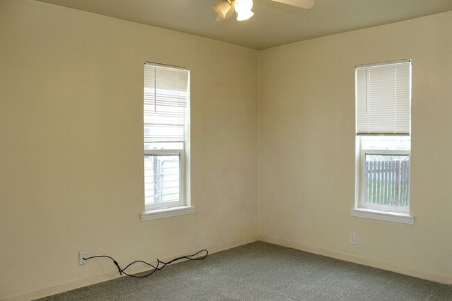 Building Photo - 8723 SE Taylor St