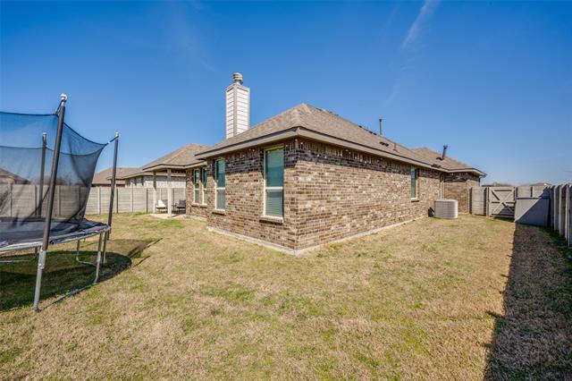 Building Photo - 713 Falcon Rd