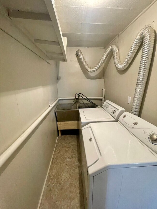 Building Photo - 523-525 NW 11th St