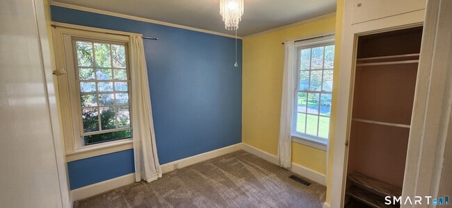 Building Photo - 1555 Byam Rd