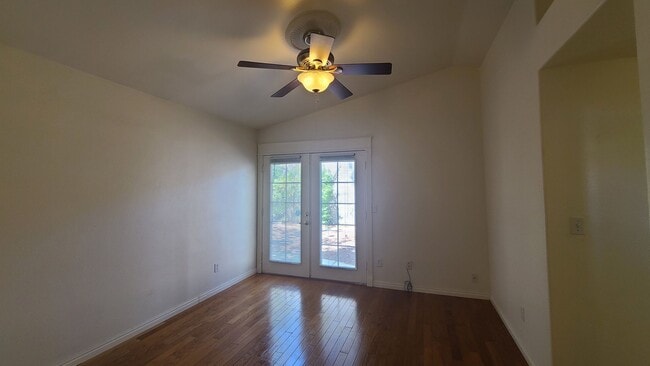 Building Photo - 1413 Iron Springs Dr