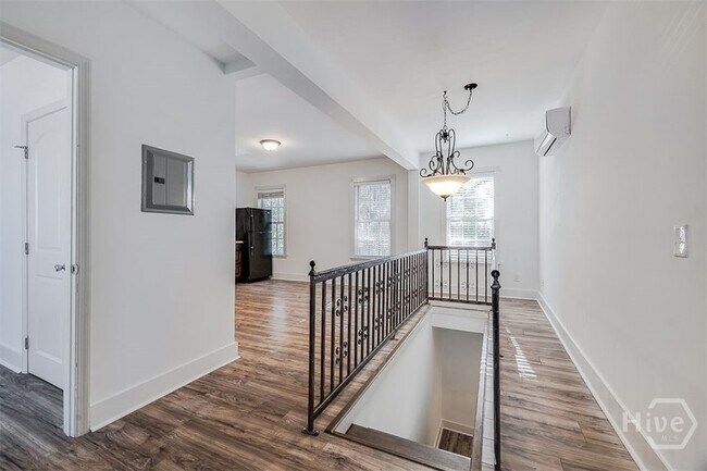 Building Photo - 508 E Liberty