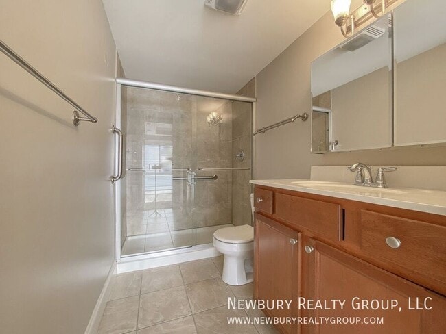 Building Photo - 530 N Main St