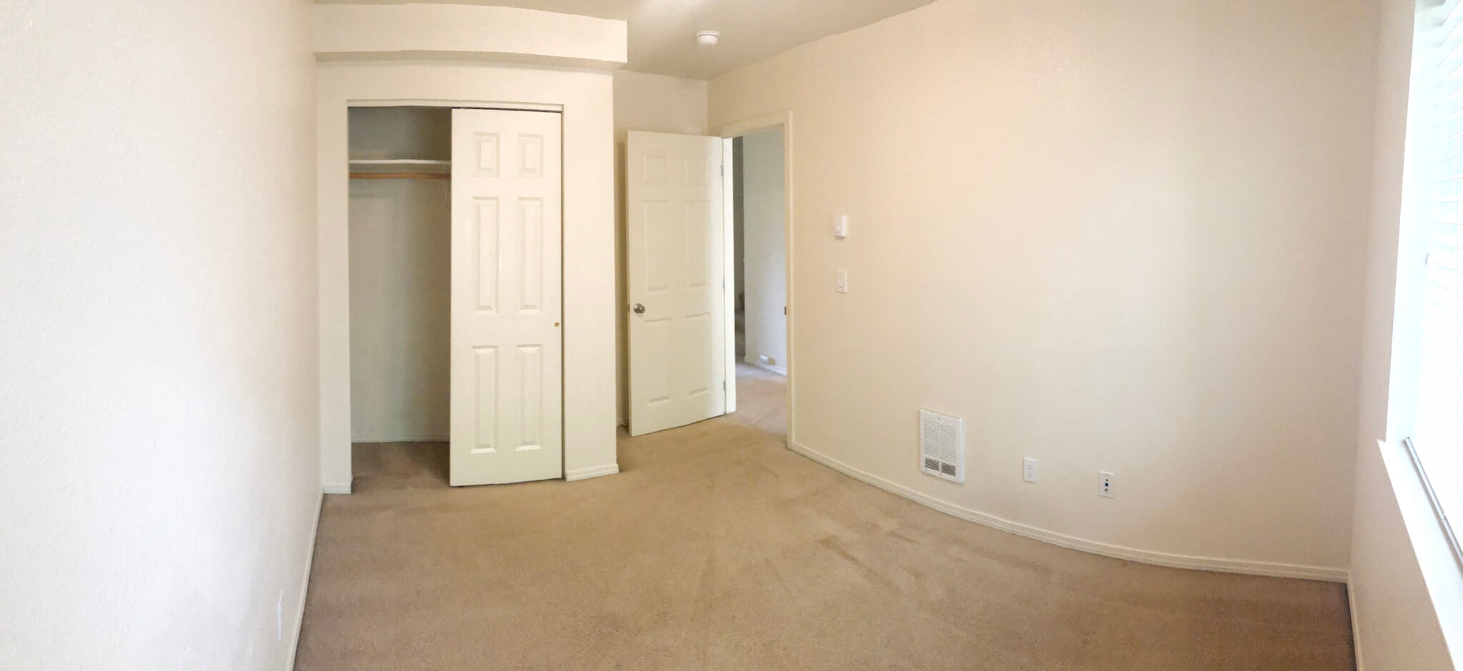 Building Photo - 419 NE Morton St