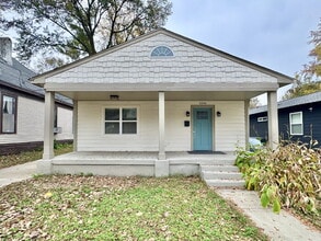 Building Photo - 1046 Tanglewood St