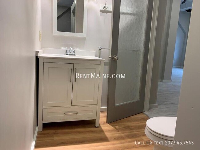 Building Photo - 38 Railroad St