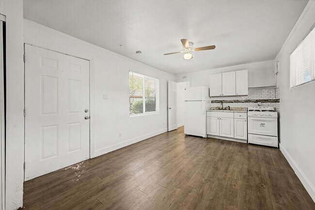 Interior Photo - 15 on Cambridge