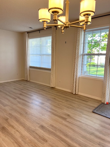 Building Photo - 6841 Narcissus Ln N