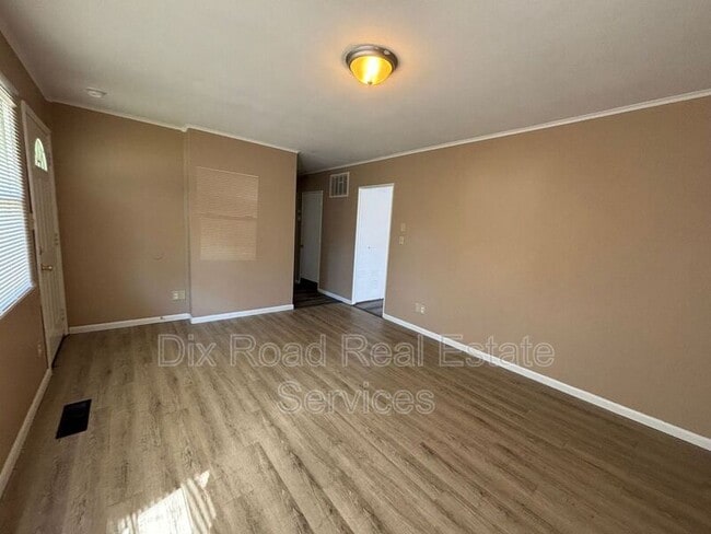 Building Photo - 1422 Honeybee Dr