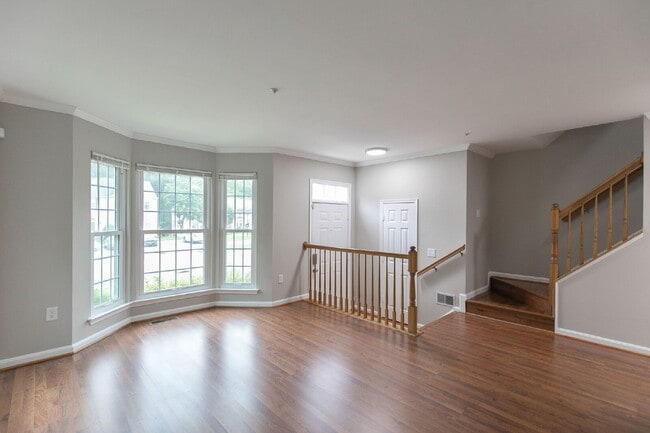 Building Photo - 1043 Downing Ct