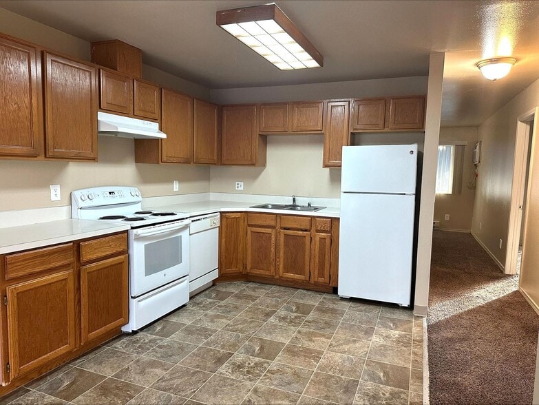 Interior Photo - Kamden Court: Leasing Specials! Great location in Kennewick!