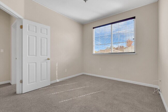 Building Photo - 101 Johnson Ln