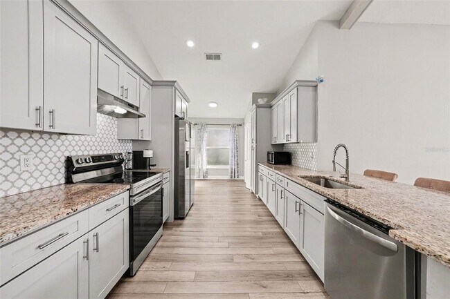 Building Photo - 12524 Midpointe Dr