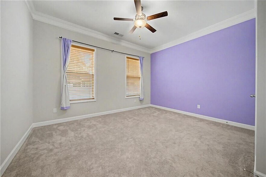 Building Photo - 165 Mansfield Dr
