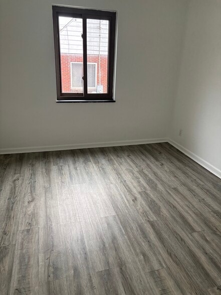 Building Photo - 151 Niagara Ave