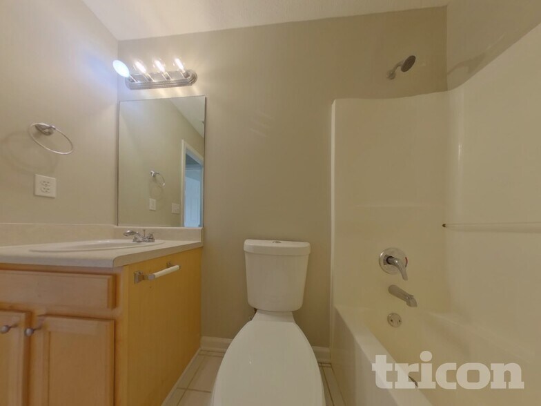 Building Photo - 2054 Laird Rd